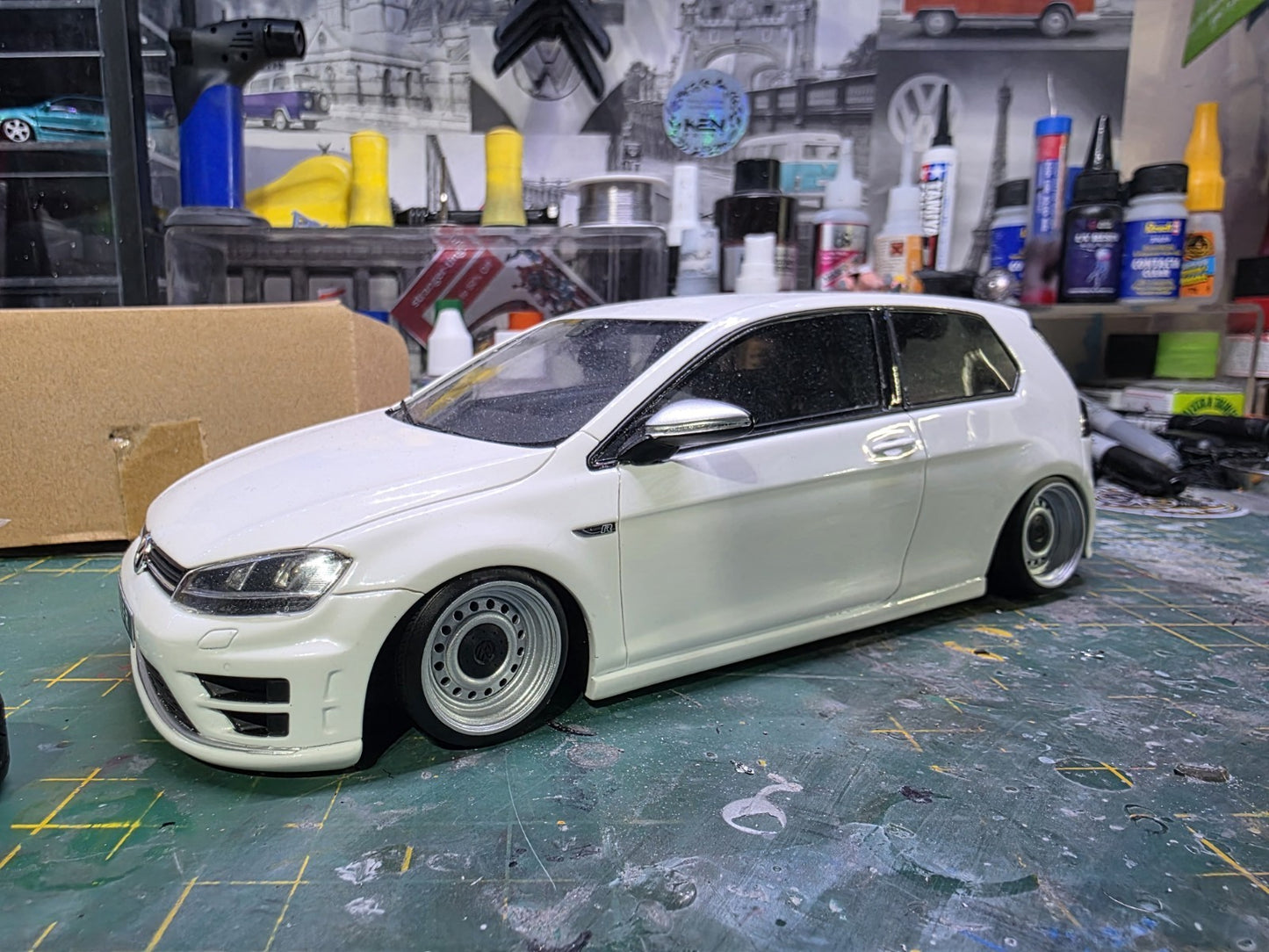 1/18 scale Banded Steels Stretched Tyre PRE-PAINTED Silver