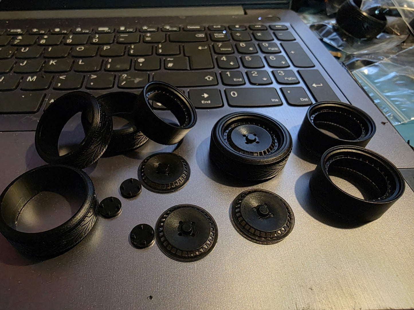 1/18 scale Schmidt TH Line