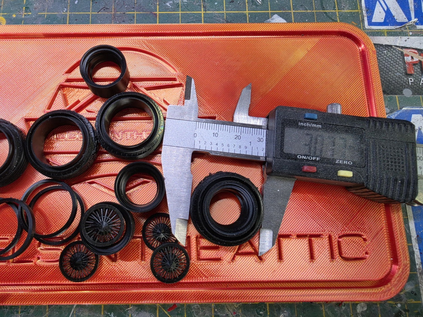 1/18 LOW RIDER RIMS with WHITEWALLS