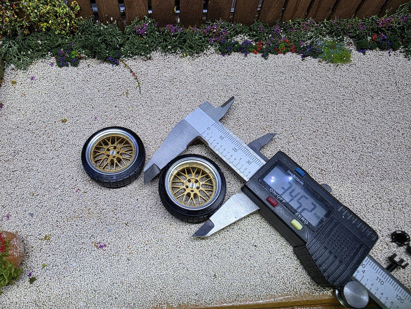 1/18 scale 18" BBS LM with STRETCHED Tyres PRE-PAINTED GOLD