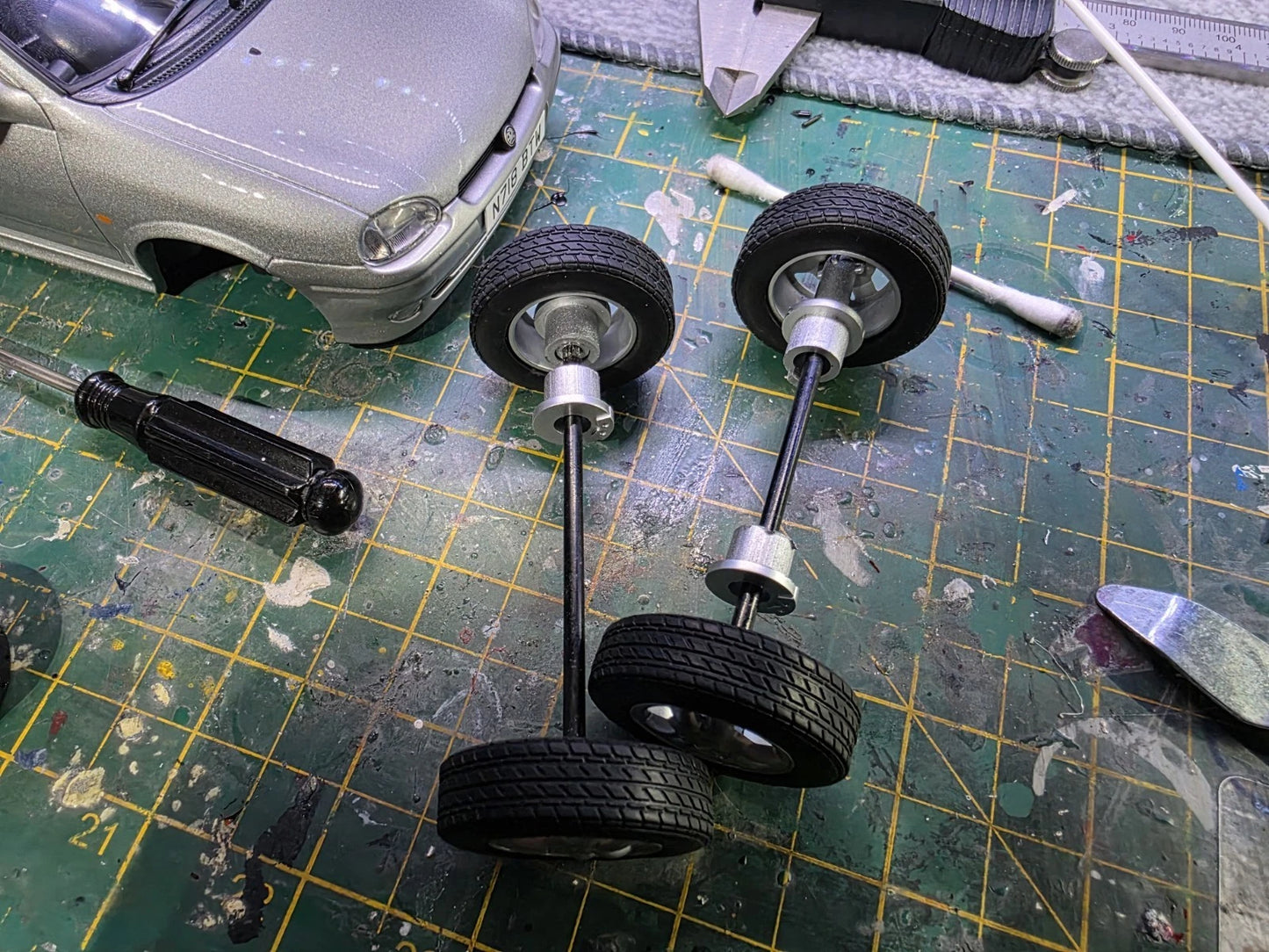 Vauxhall Corsa GSi Wheels with AXLES MCG Diecast 1.18