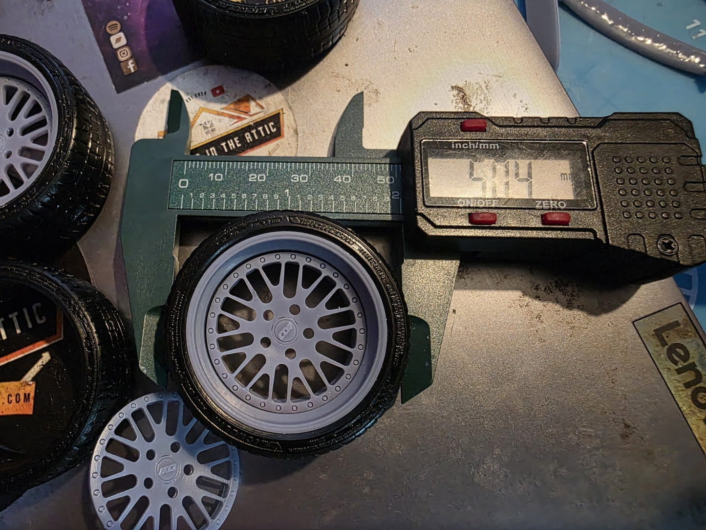1/12 Scale CCW Classic with Rubber Michelin tyres