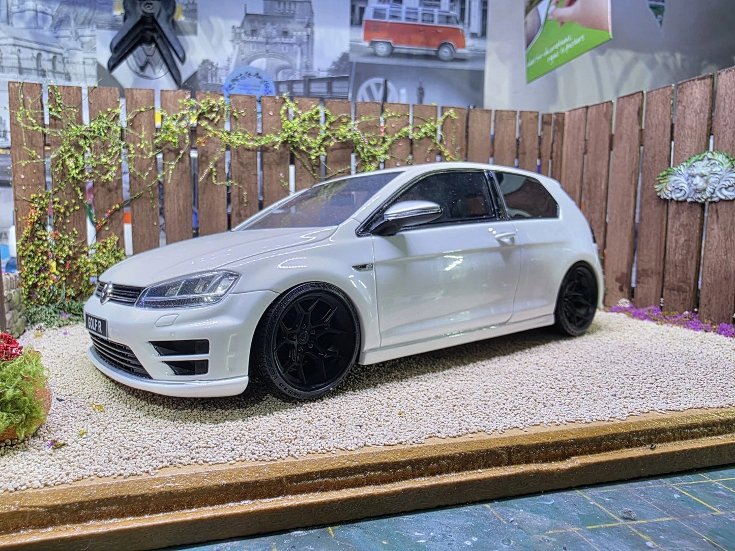 1/18 scale Rohana RFG35