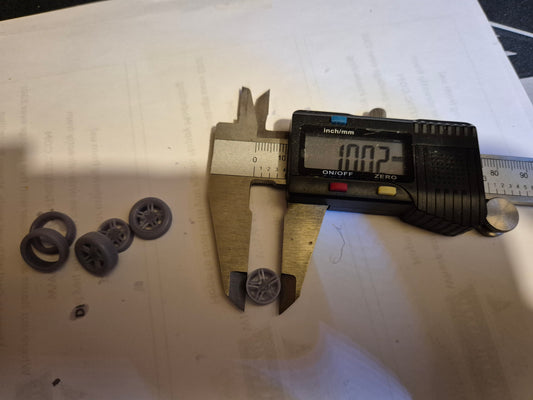 1.43 Momo Arrows with Michelin tyres