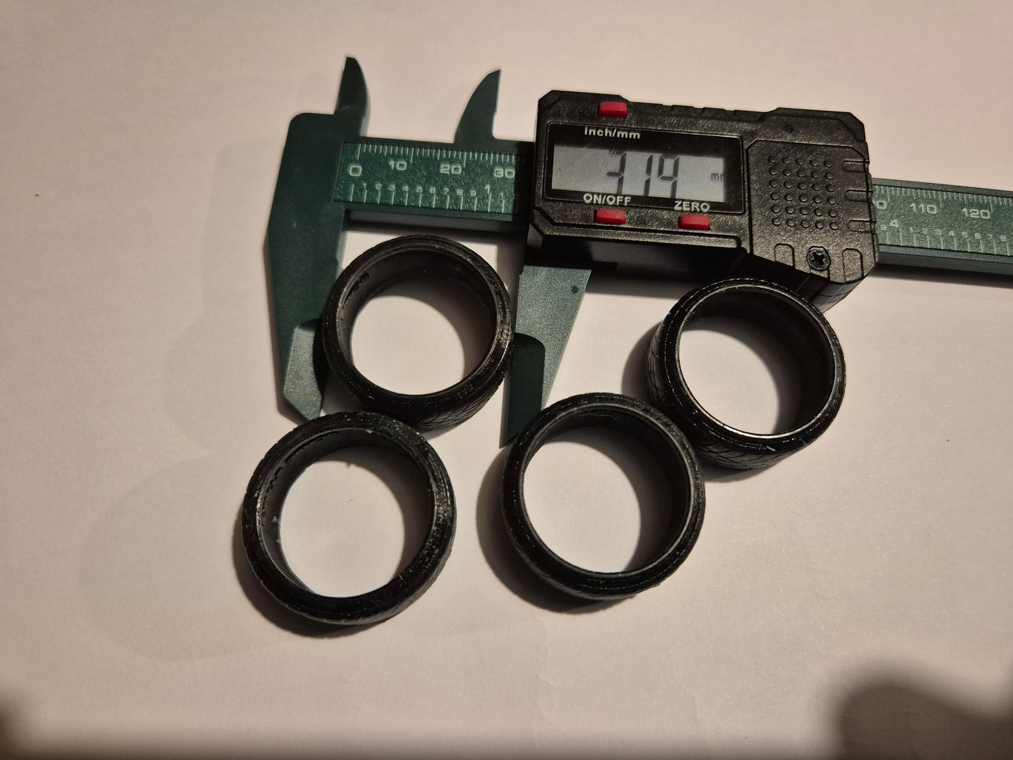 1/18 Toyo Stretched Rubber tyres for 18" to 20"