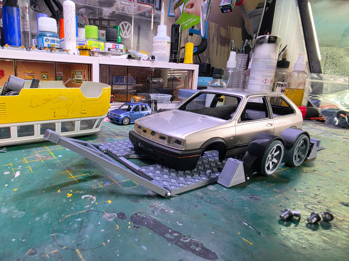 1/18 scale Functioning Lowered Transporter Trailer Kit
