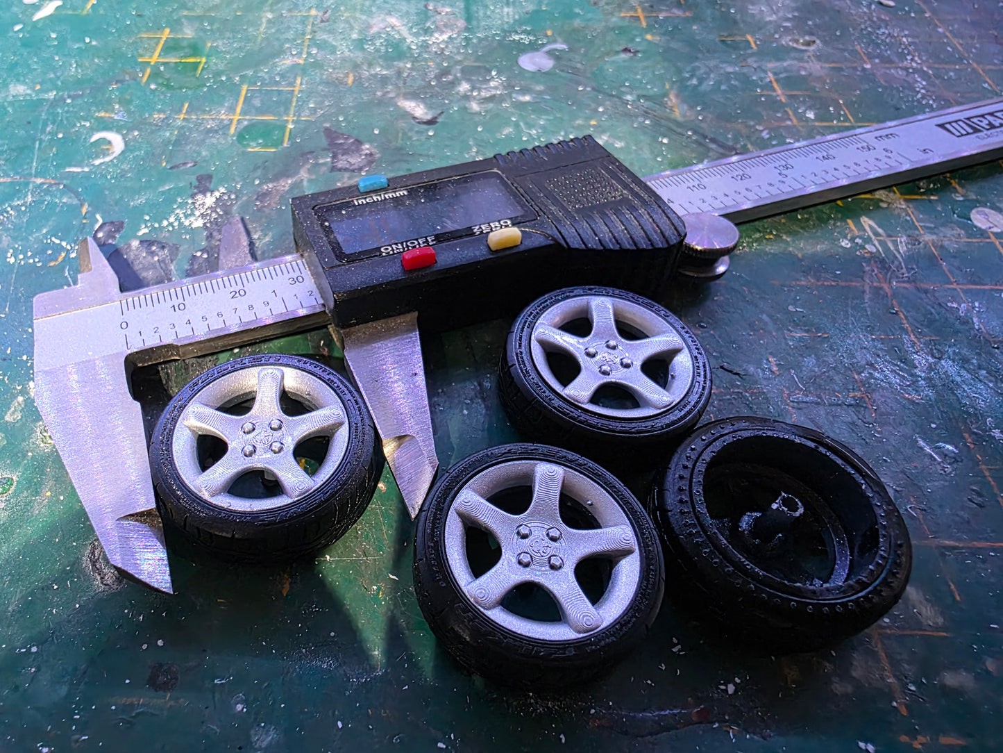 1/18 Peugeot Cyclone