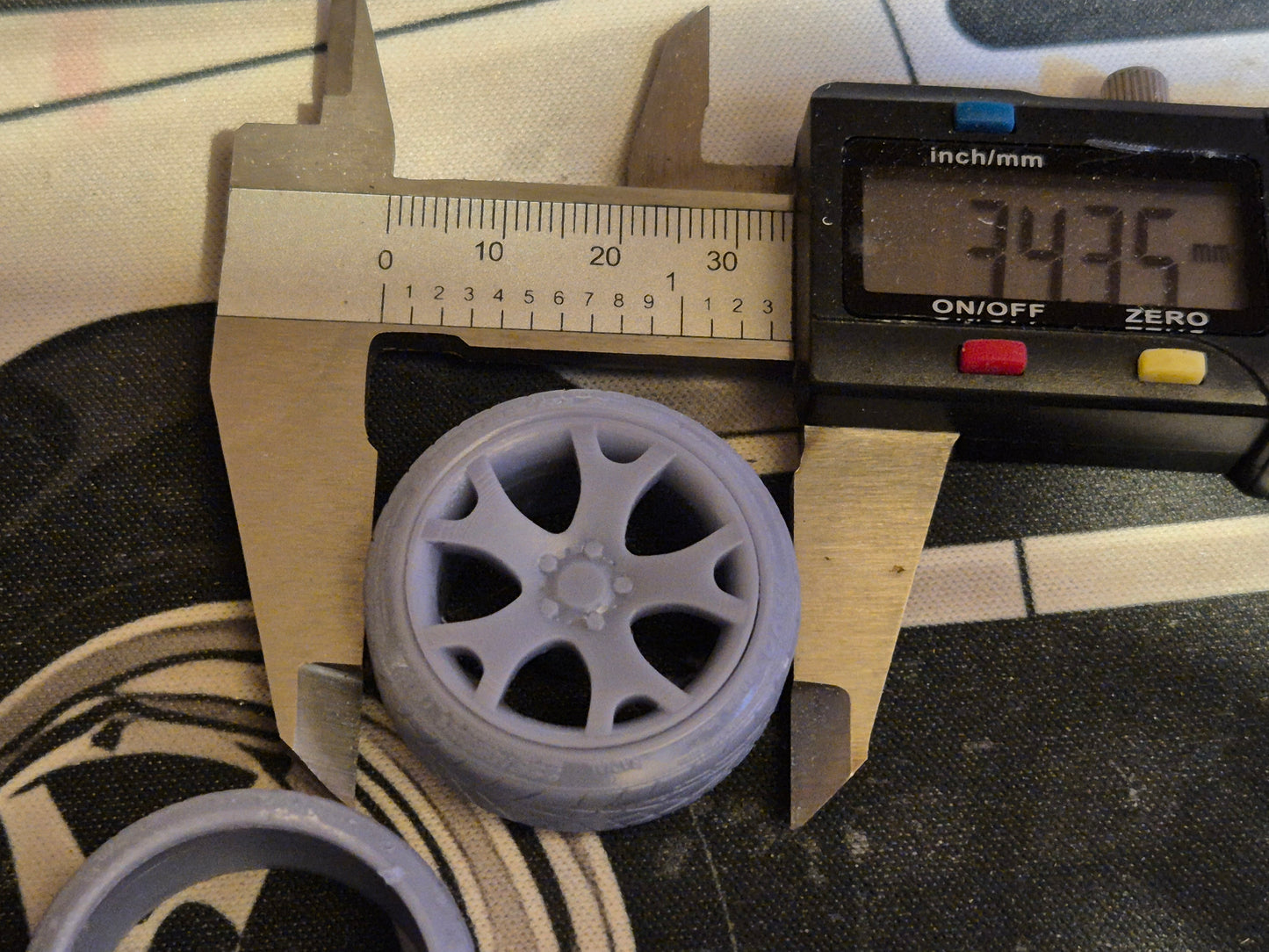 1.18 BMW Tigerclaw with Stretched Toyo Tires