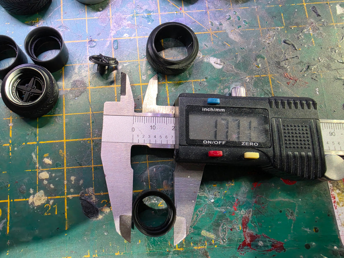 1/24 Work Equip 01 Wheels and Resin Tyres