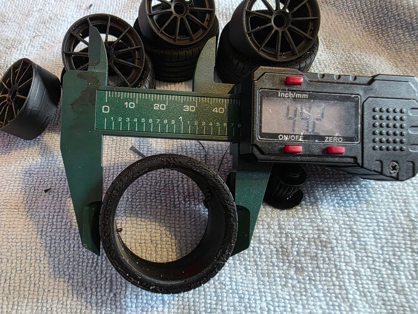 1/18 44mm Rotiform DTM with Michelin tyres