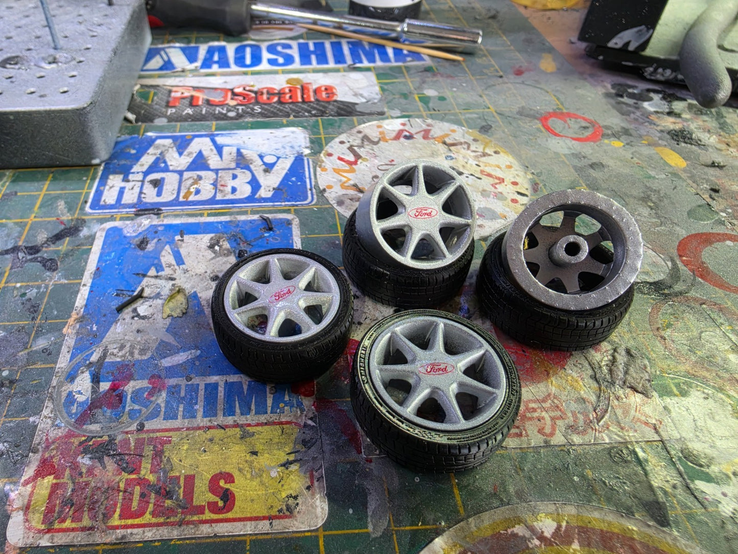 1/18 Scale Ford RS7 3d Printed Wheels & RESIN Tyres ONLY Pre-painted SILVER