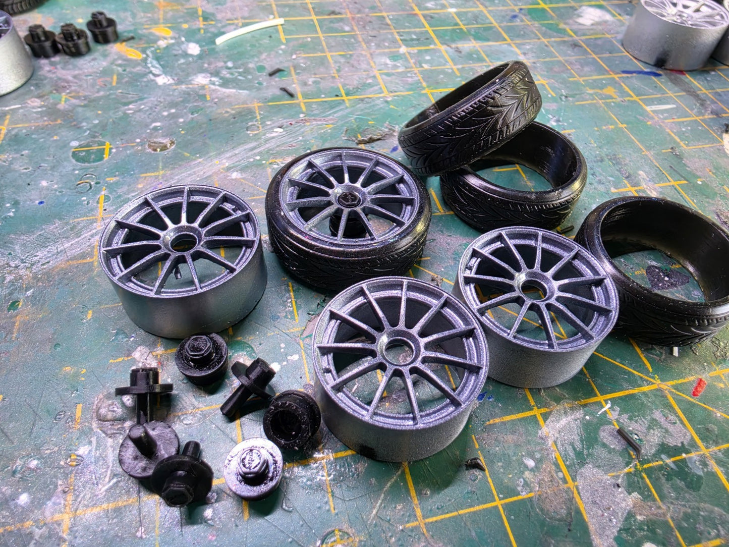 Rotiform DTM painted Set 1/18 Scale Grey with Rubber tyres