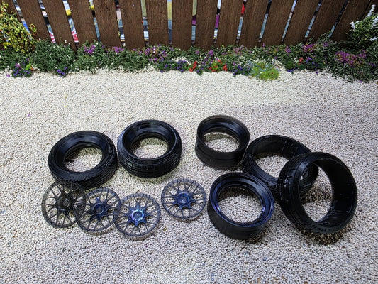 1/18 scale 18" BBS RS2 with PIRELLI Stretched Tyres