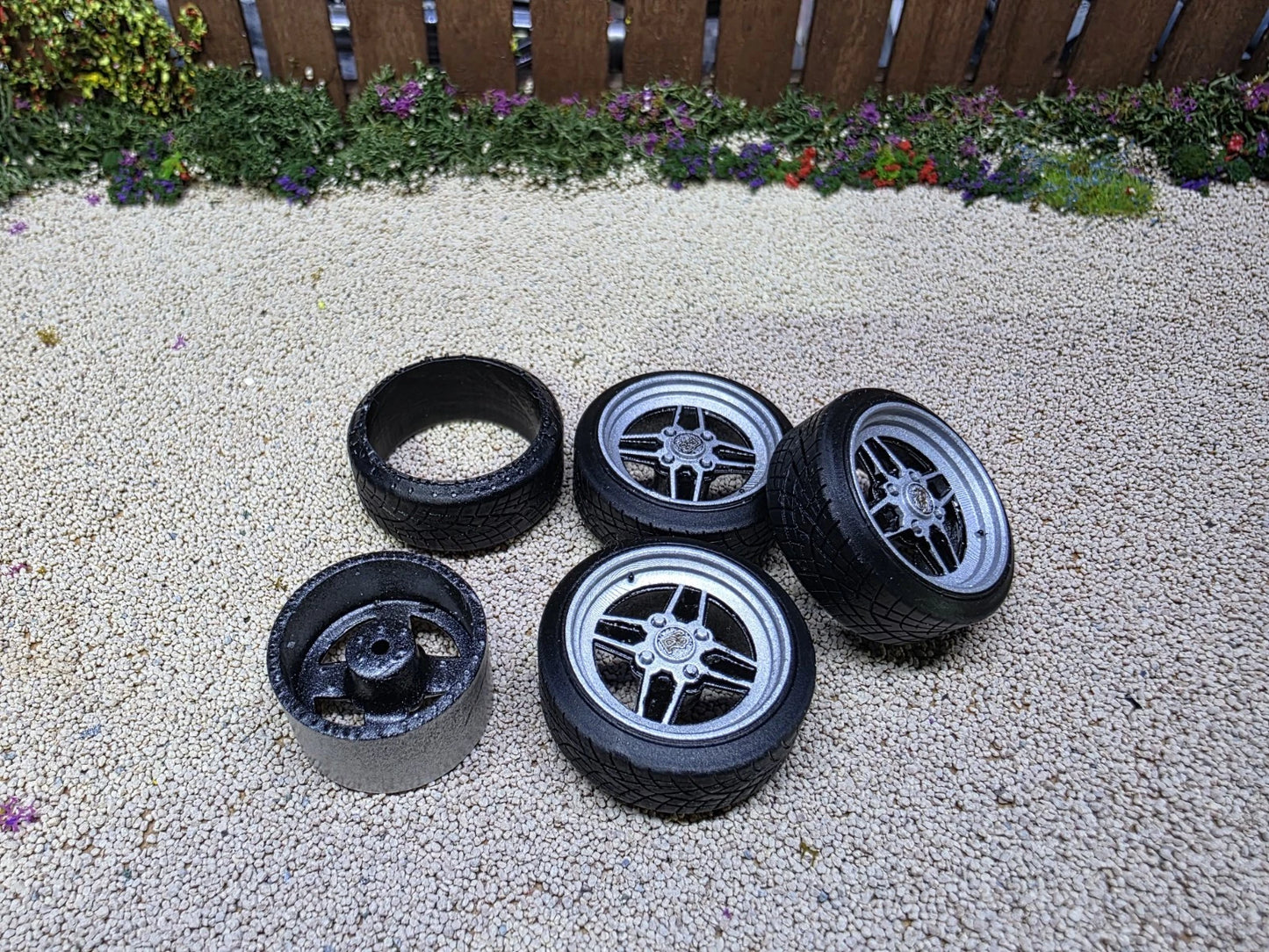 1/18 Ford RS 4 Spoke Painted Set