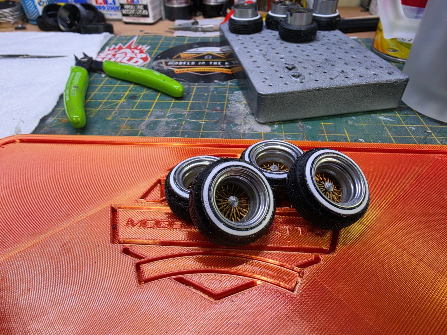 1/18 LOW RIDER RIMS with WHITEWALLS Pre-painted GOLD and CHROME