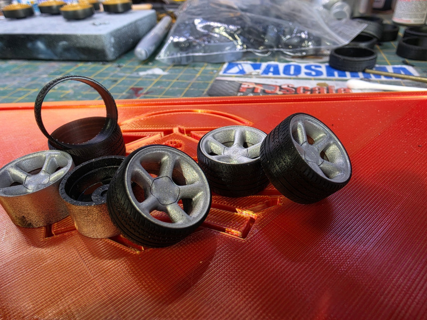 1/24 scale Ford Cosworth with Ultra low Tyres 3D Printed Pre-painted silver