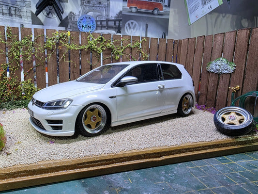 1/18 scale 18" BBS RF with STRETCHED Tyres PRE-PAINTED GOLD
