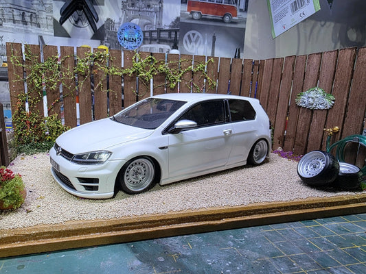 1/18 scale Banded Steels with STRETCHED Tyres PRE-PAINTED