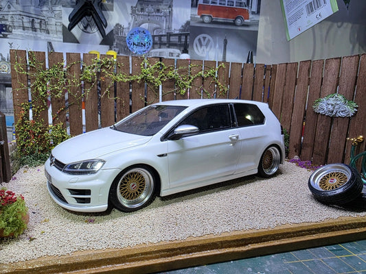 1/18 scale 18" BBS RS with STRETCHED Tyres PRE-PAINTED GOLD