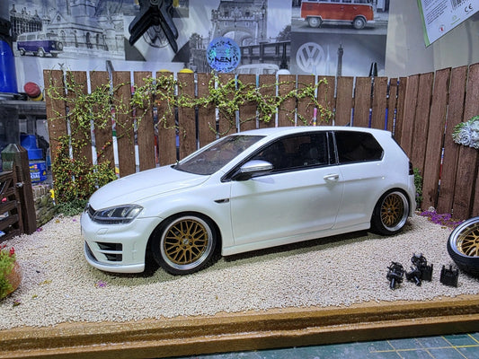 1/18 scale 18" BBS LM with STRETCHED Tyres PRE-PAINTED GOLD