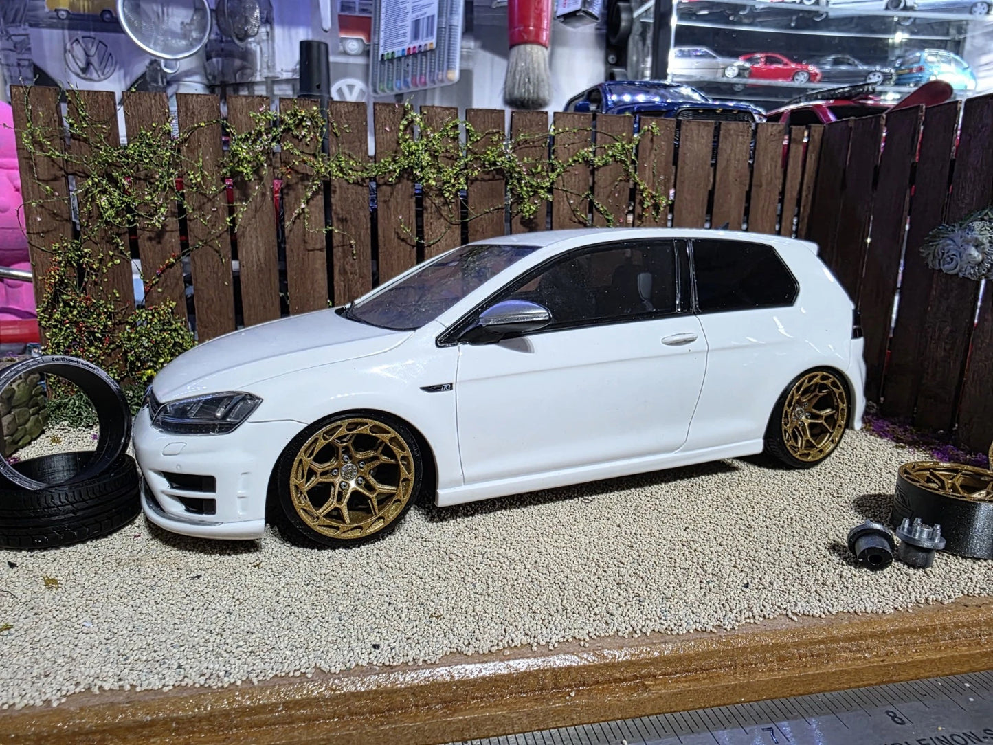 1/18 scale Rohana RFX19 PRE-PAINTED