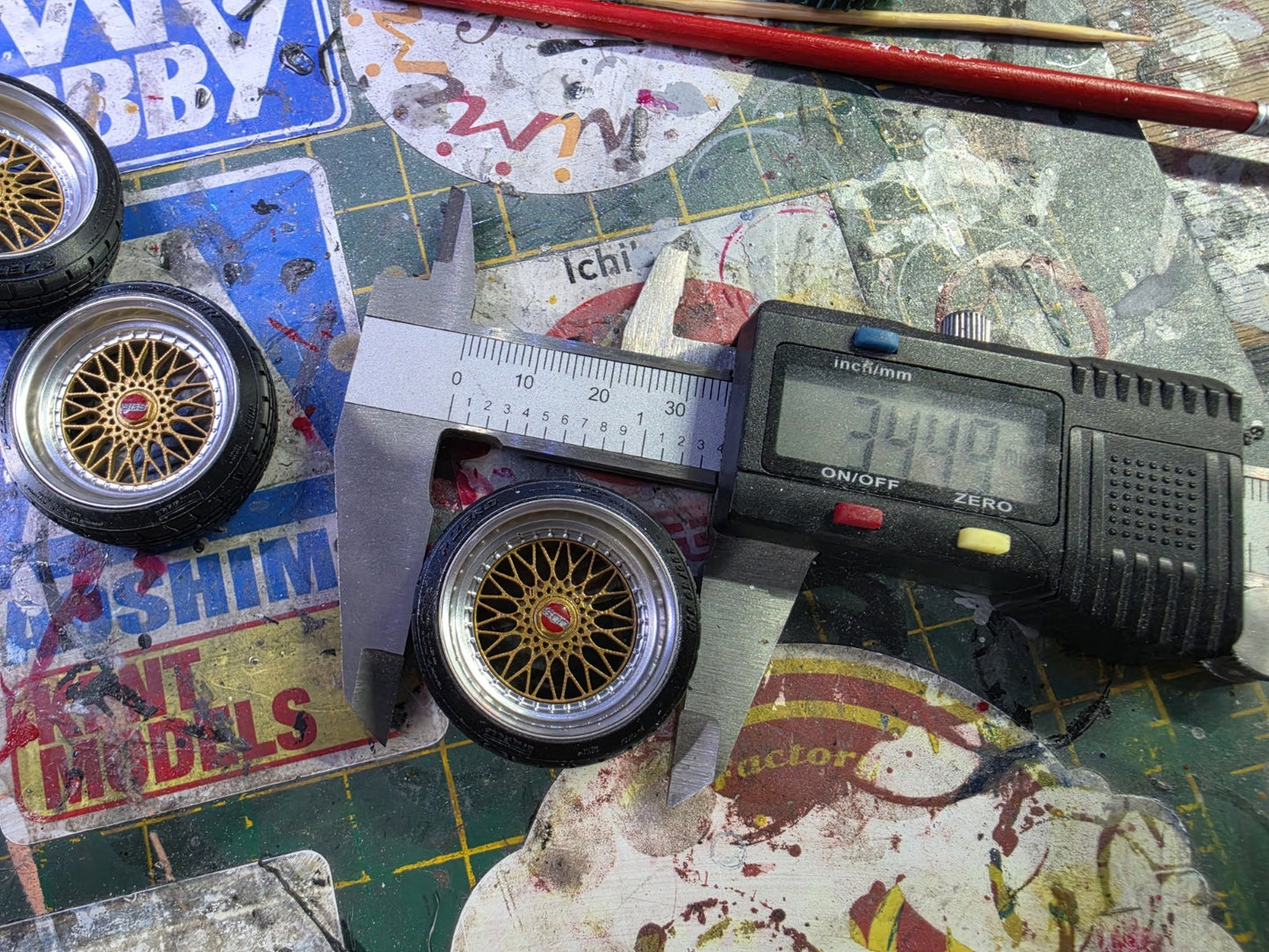 1/18 BBS RS Pre-painted Gold with Tyres RESIN DIECAST MODEL ***SALE ITEM***