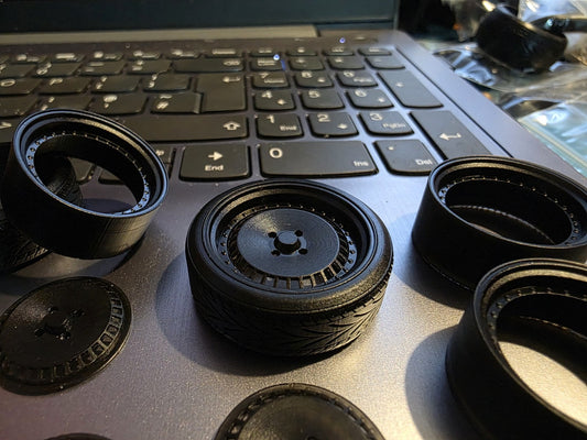 1/18 scale Schmidt TH Line