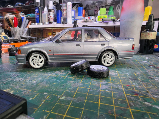 1/18 scale Ford Escort RS TURBO Wheels Pre-painted RUBBER Tyres & MCG OTTO HUBS