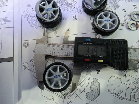 1/18 Scale Ford RS7 3d Printed Wheels & RESIN Tyres ONLY Pre-painted SILVER