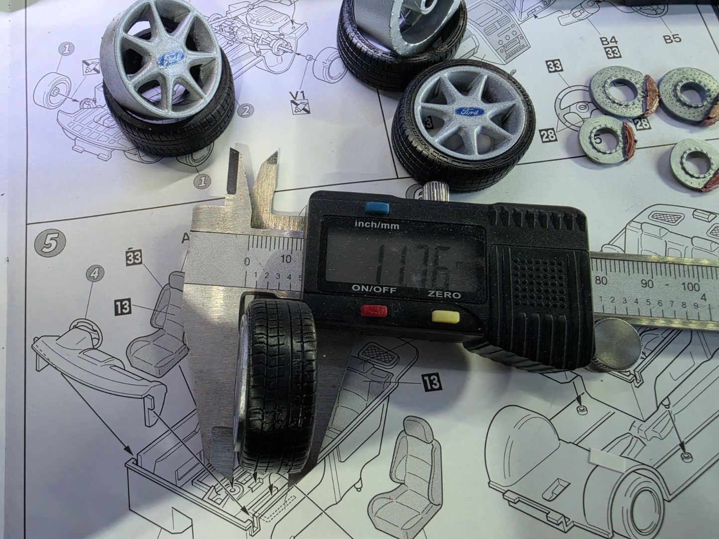 1/18 Scale Ford RS7 3d Printed Wheels & RESIN Tyres ONLY Pre-painted SILVER