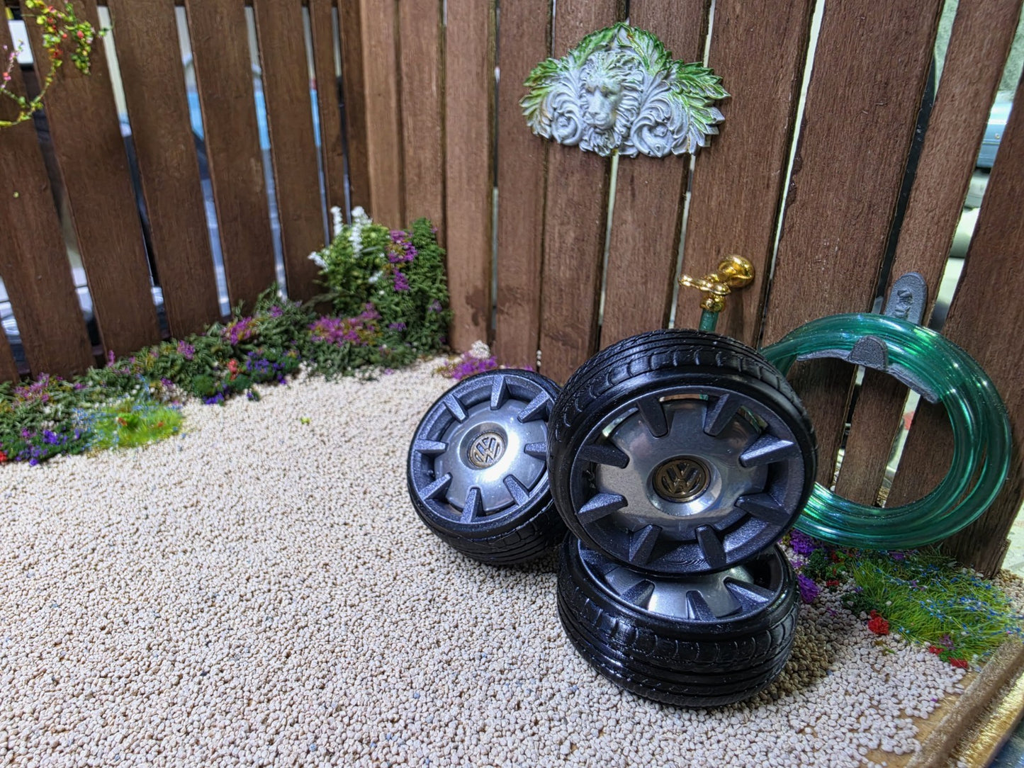 1/18 Scale VW BEETLE 3d Printed Wheels & RUBBER Stretched Tyres