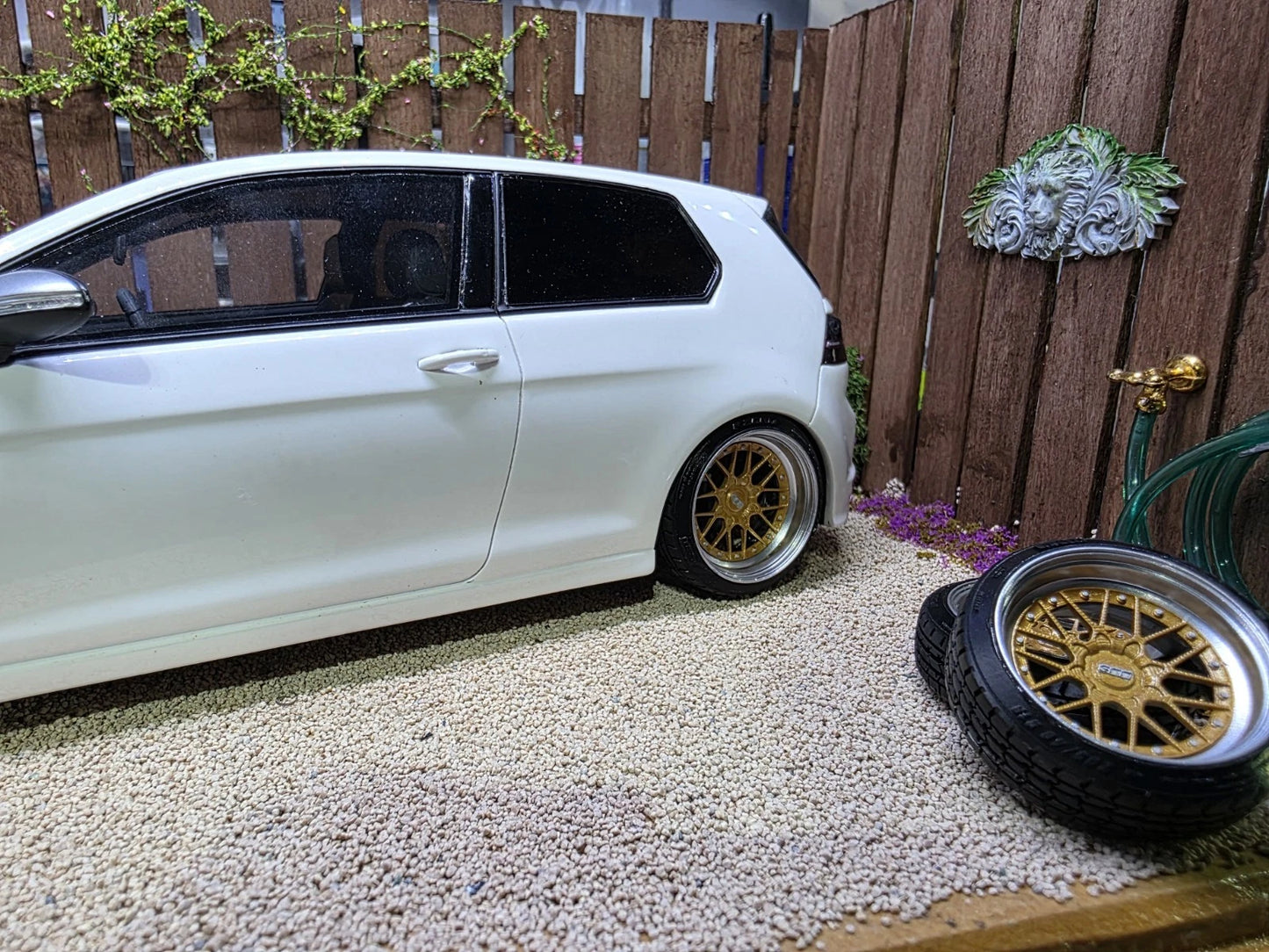 1/18 scale 18" BBS RS2 with STRETCHED Tyres PRE-PAINTED GOLD