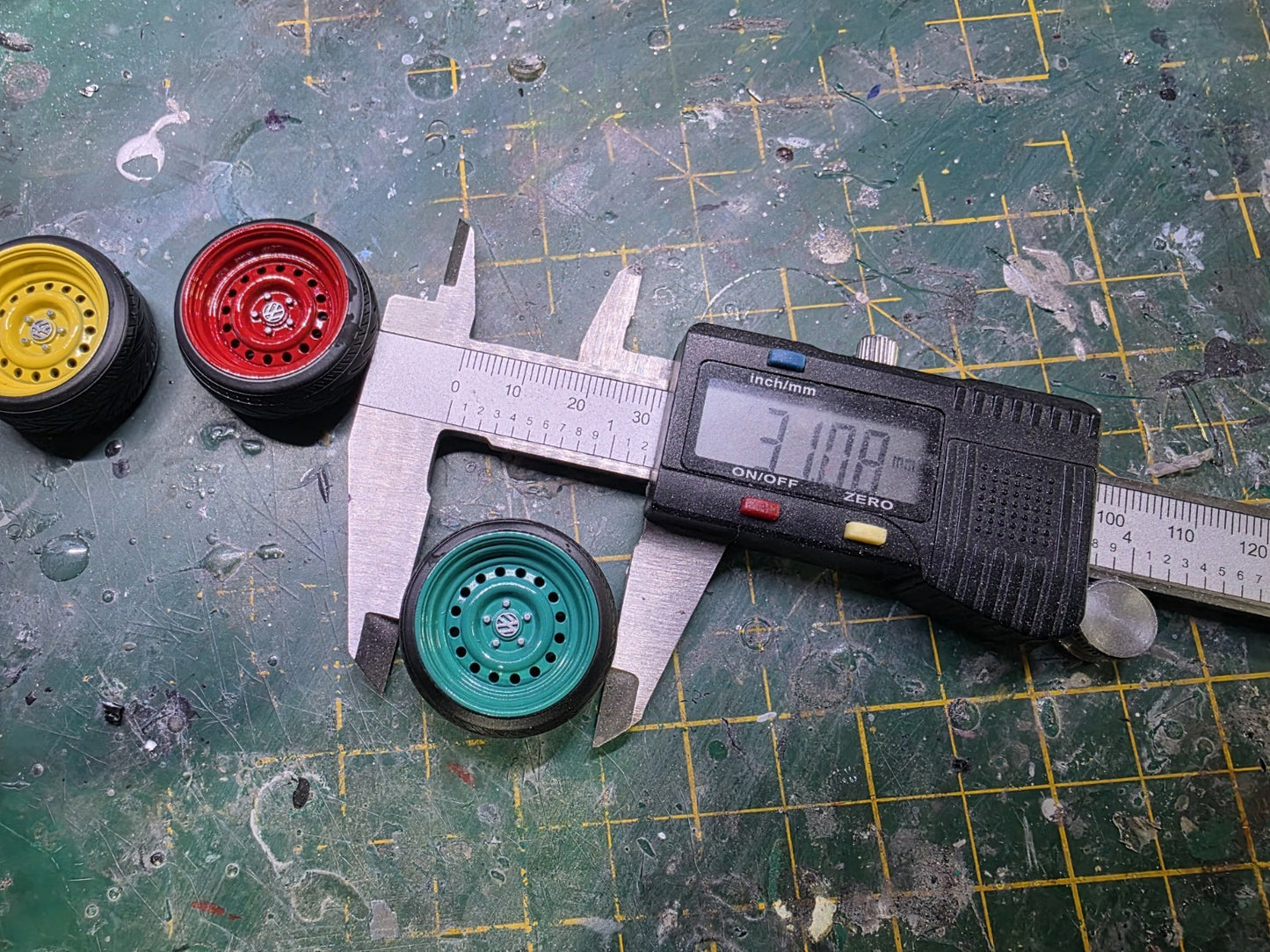 1/18 scale Banded Steels Tyres PRE-PAINTED Harlequin colours