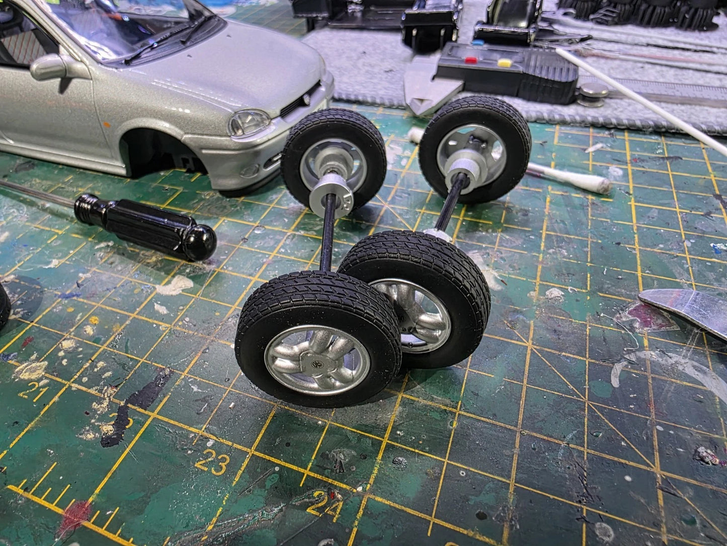 Vauxhall Corsa GSi Wheels with AXLES MCG Diecast 1.18