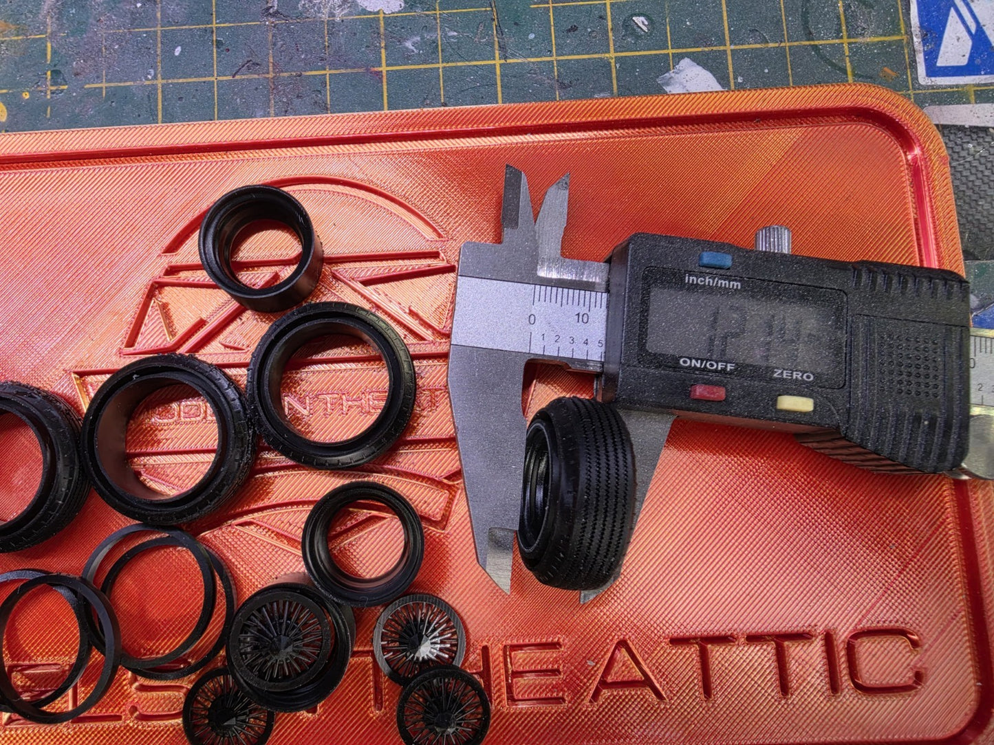 1/18 LOW RIDER RIMS with WHITEWALLS