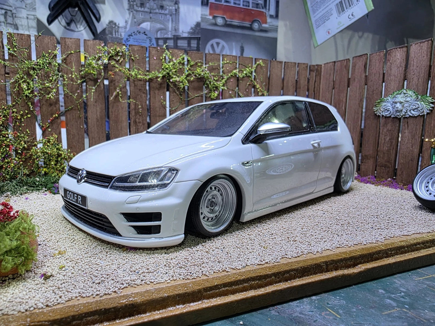 1/18 scale Banded Steels with STRETCHED Tyres PRE-PAINTED