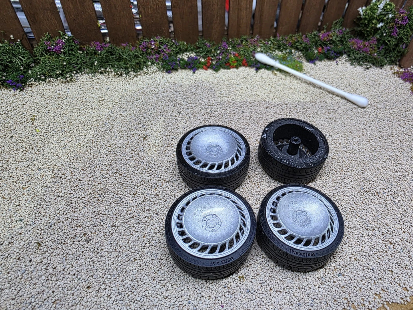 1/18 Messer Turbo Fans CONTINENTAL TYRES
