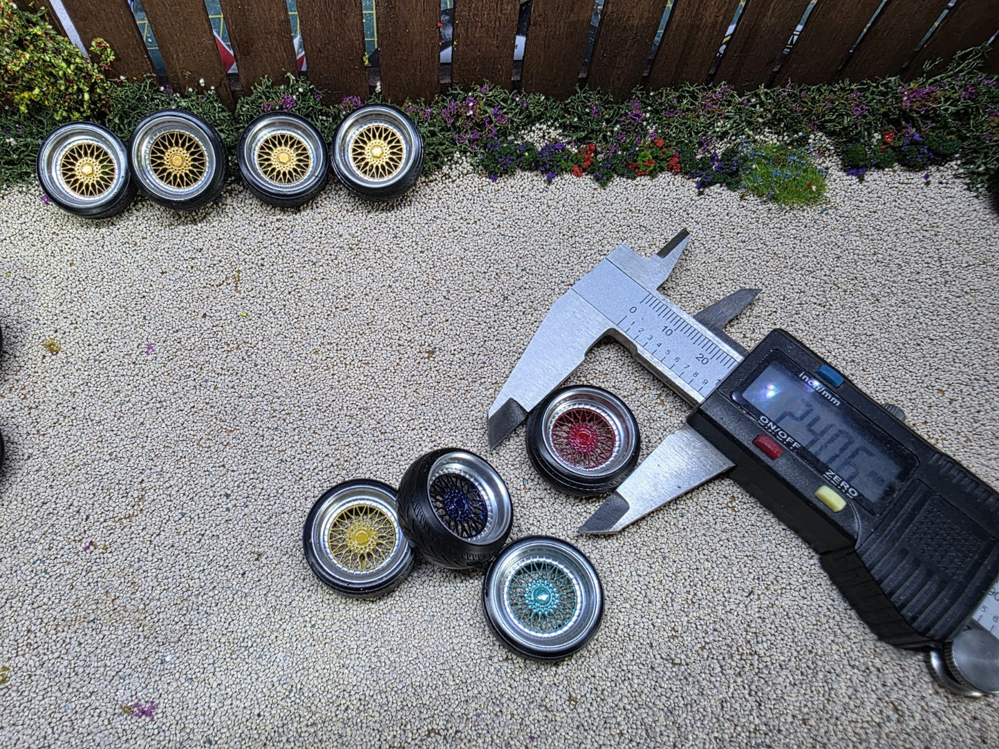 1/24 scale BBS RS HARLEQUIN painted Set