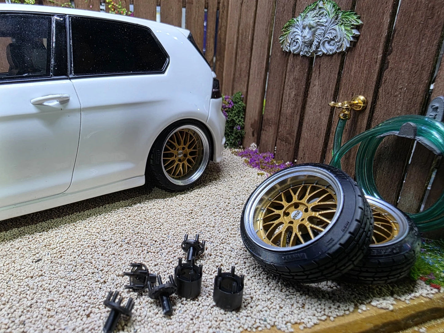 1/18 scale 18" BBS LM with STRETCHED Tyres PRE-PAINTED GOLD