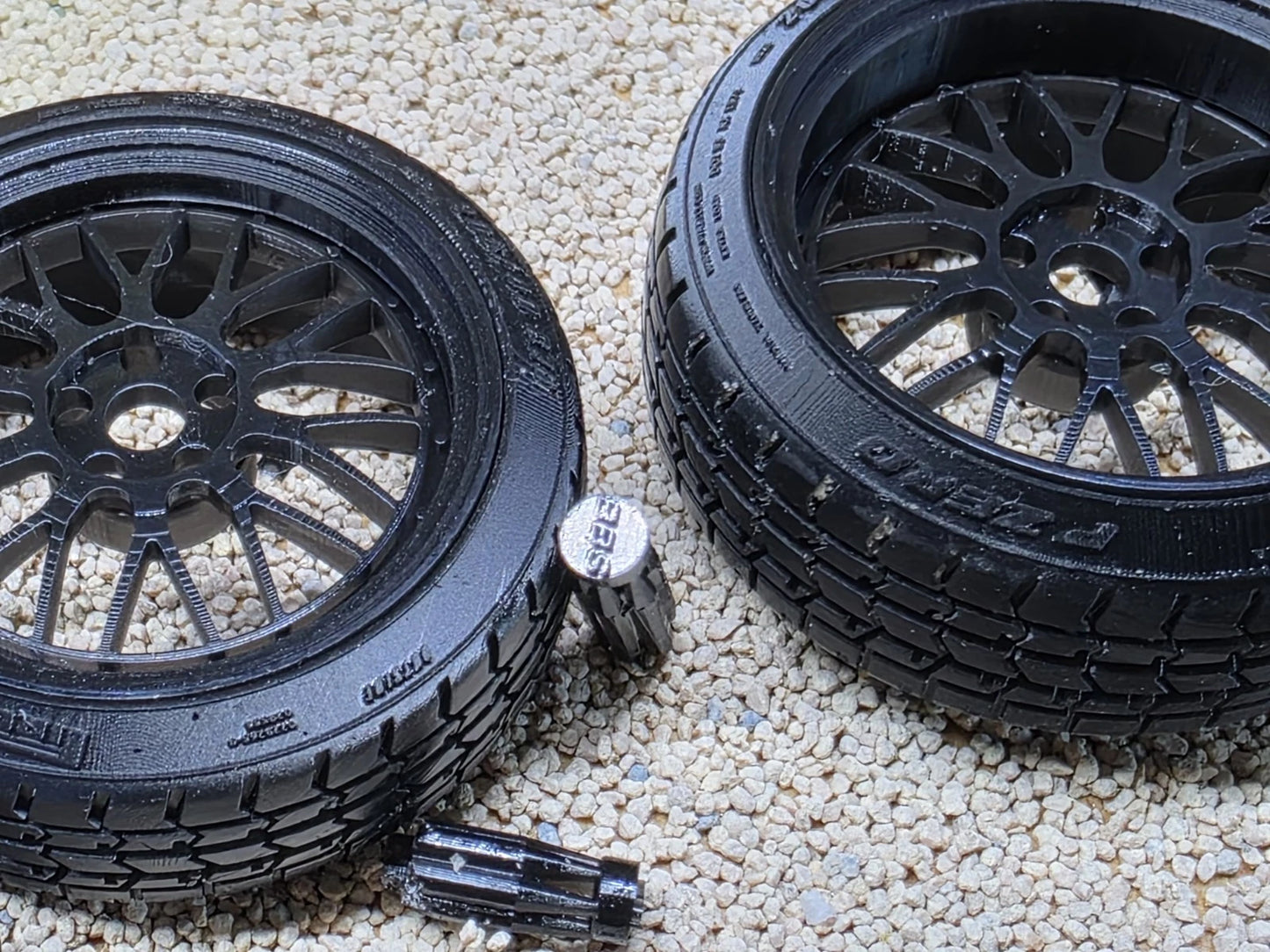 1/18 scale 18" BBS LM with PIRELLI Stretched Tyres