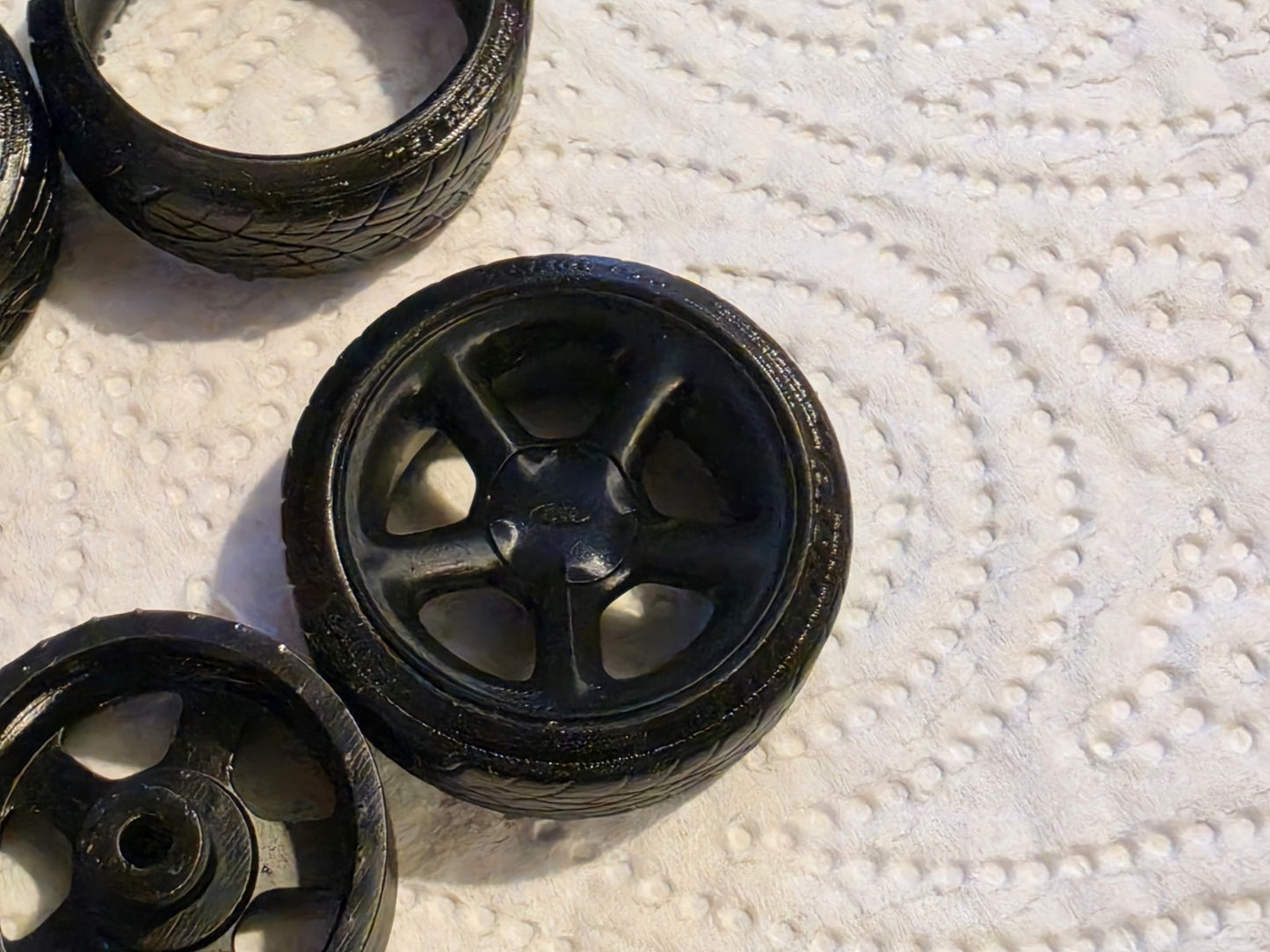 1/18 scale Ford Cosworth Wheels with Toyo Rubber Tyres & MCG OTTO HUBS