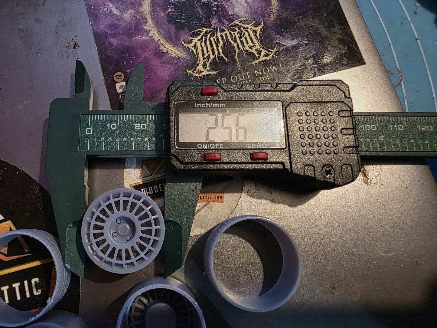 Compomotive TH2 with Low profile Tyres