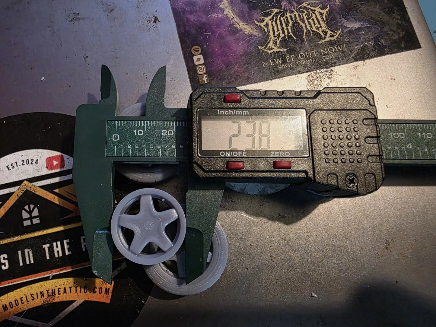 Alessio Speedlines with Vauxhall Badge