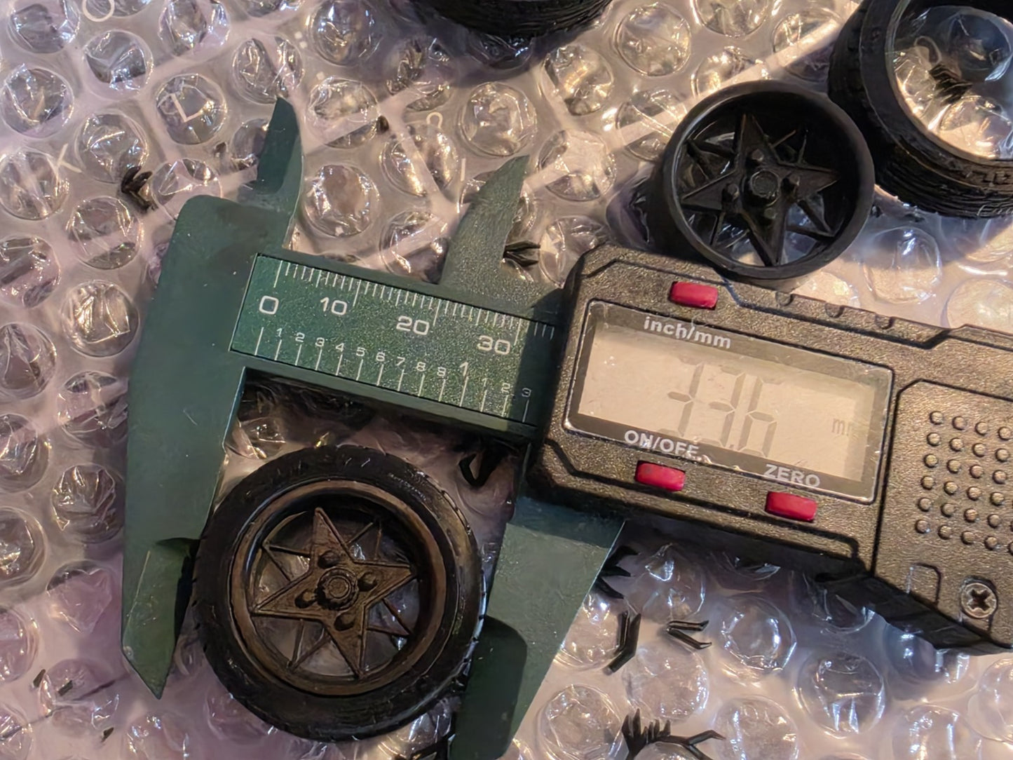 1/18 Scale OS Formula ASTROMAGS