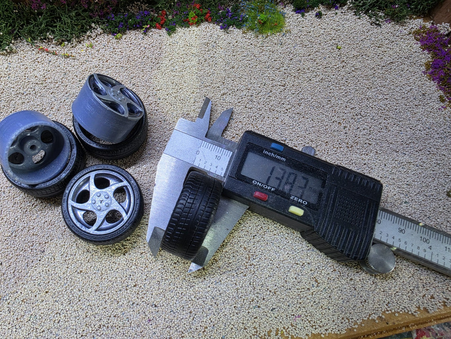 1/18 Scale MERCEDES ALPHARDS 3d Printed Wheels & Tyres ONLY Pre-painted