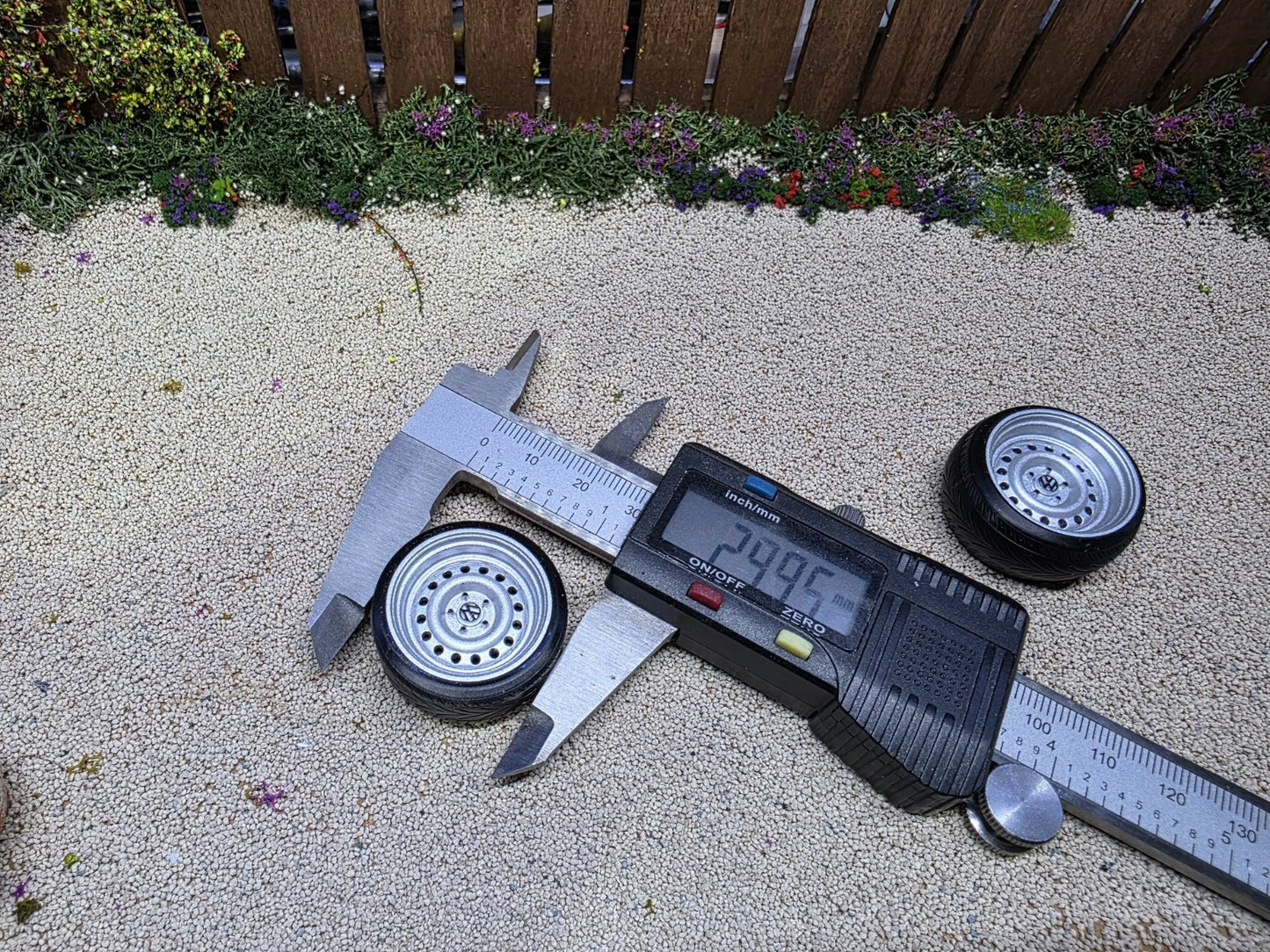 1/18 scale Banded Steels with STRETCHED Tyres PRE-PAINTED