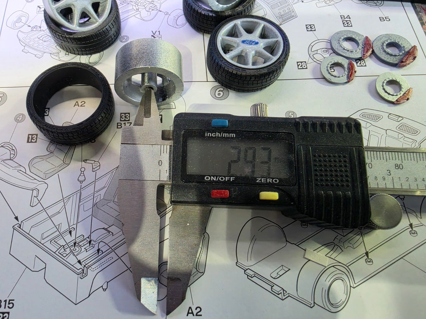 1/18 Scale Ford RS7 3d Printed Wheels & RESIN Tyres ONLY Pre-painted SILVER