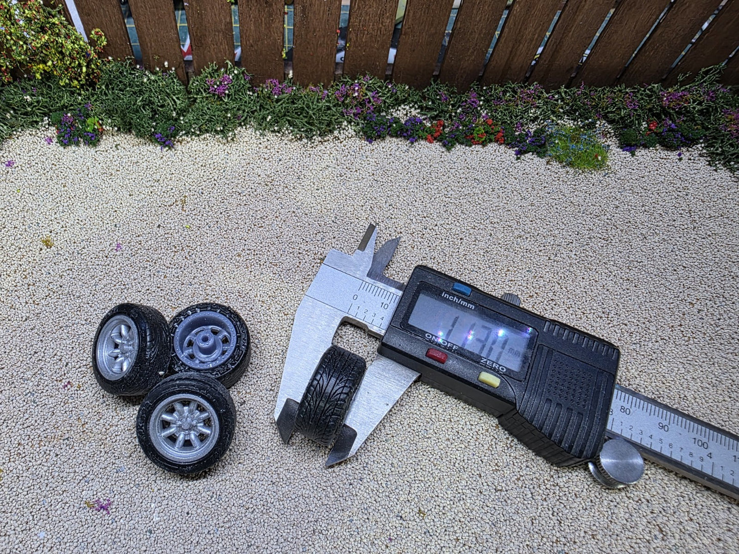 1/24 scale Superlites with Rubber Tyres painted Set