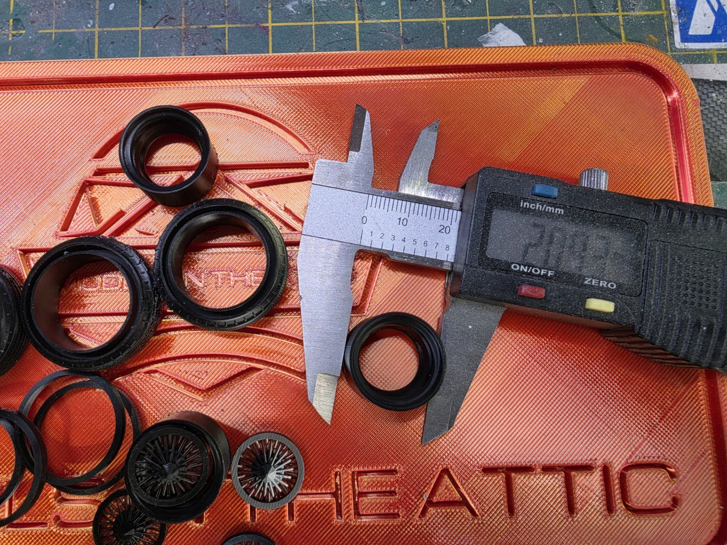 1/18 LOW RIDER RIMS with WHITEWALLS
