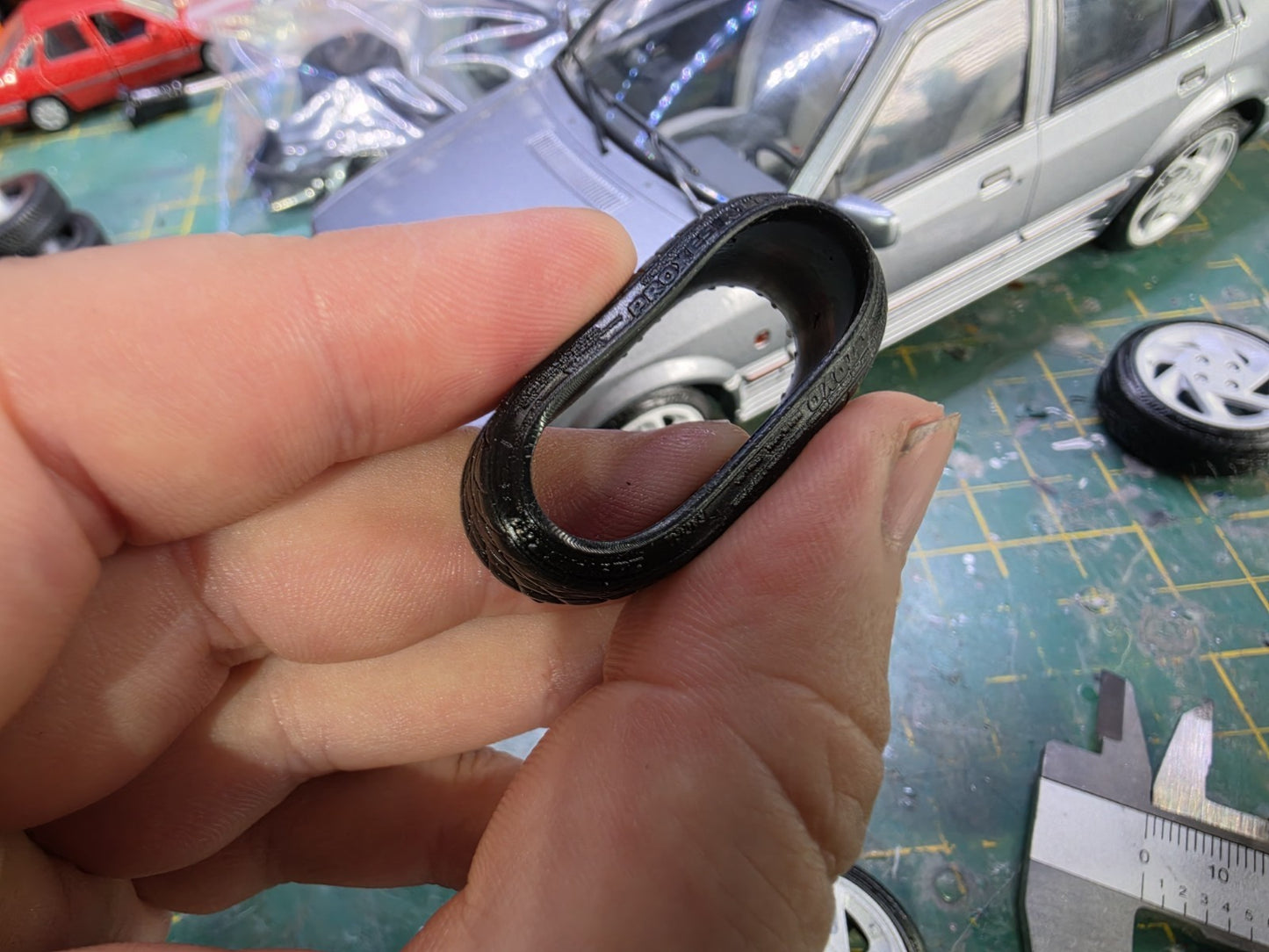 1/18 scale Ford Escort RS TURBO Wheels Pre-painted RUBBER Tyres & MCG OTTO HUBS